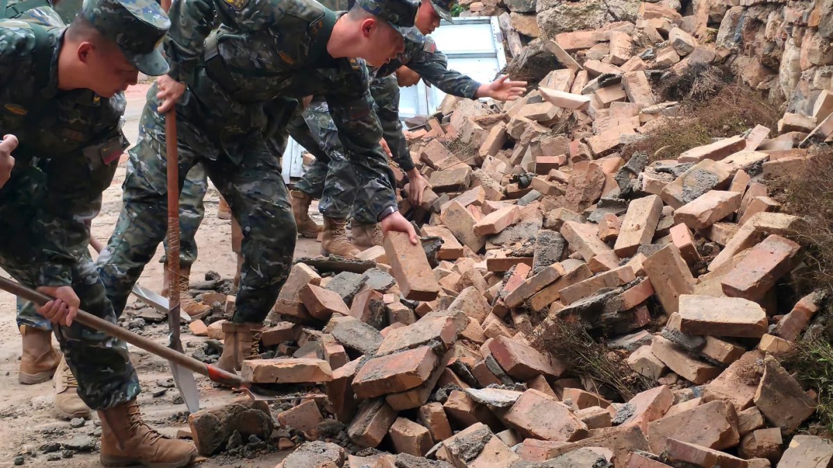 cinde 56 buyuklugunde deprem meydana geldi 7800 kisi tahliye edildi 11 kisi yarali ShcMAlub